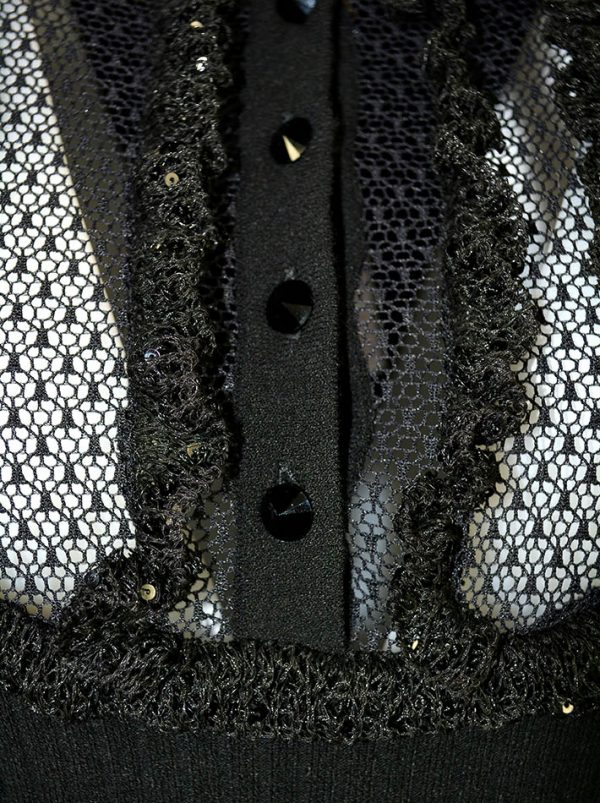 Кофта Maria Grazia Severi черная трикотажная на груди кружевная вставка с пайетками ворот украшен стразами