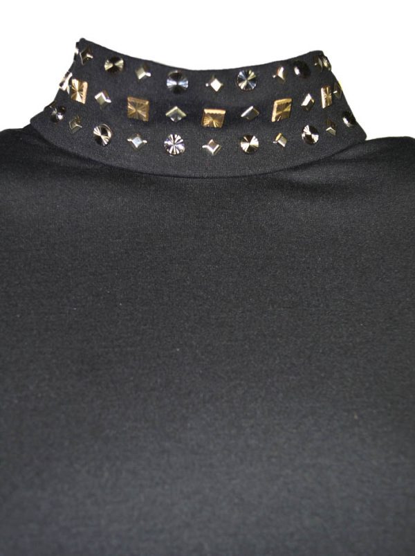 Платье Maria Grazia Severi черное воротник-стойка украшен металлическими клепками линия низа закругленная с разрезами по бокам